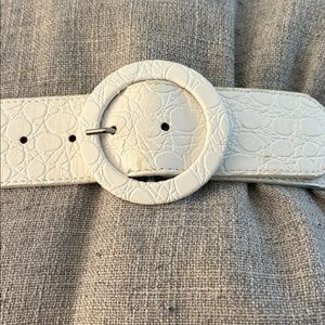 White Leather Embossed Circle-Buckle Belt sz 33.5-34/85 Italy